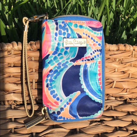 Lilly Pulitzer Accessories - Lilly Pulitzer phone wallet Lilly Pulitzer Accessories - Lilly Pulitzer phone wallet